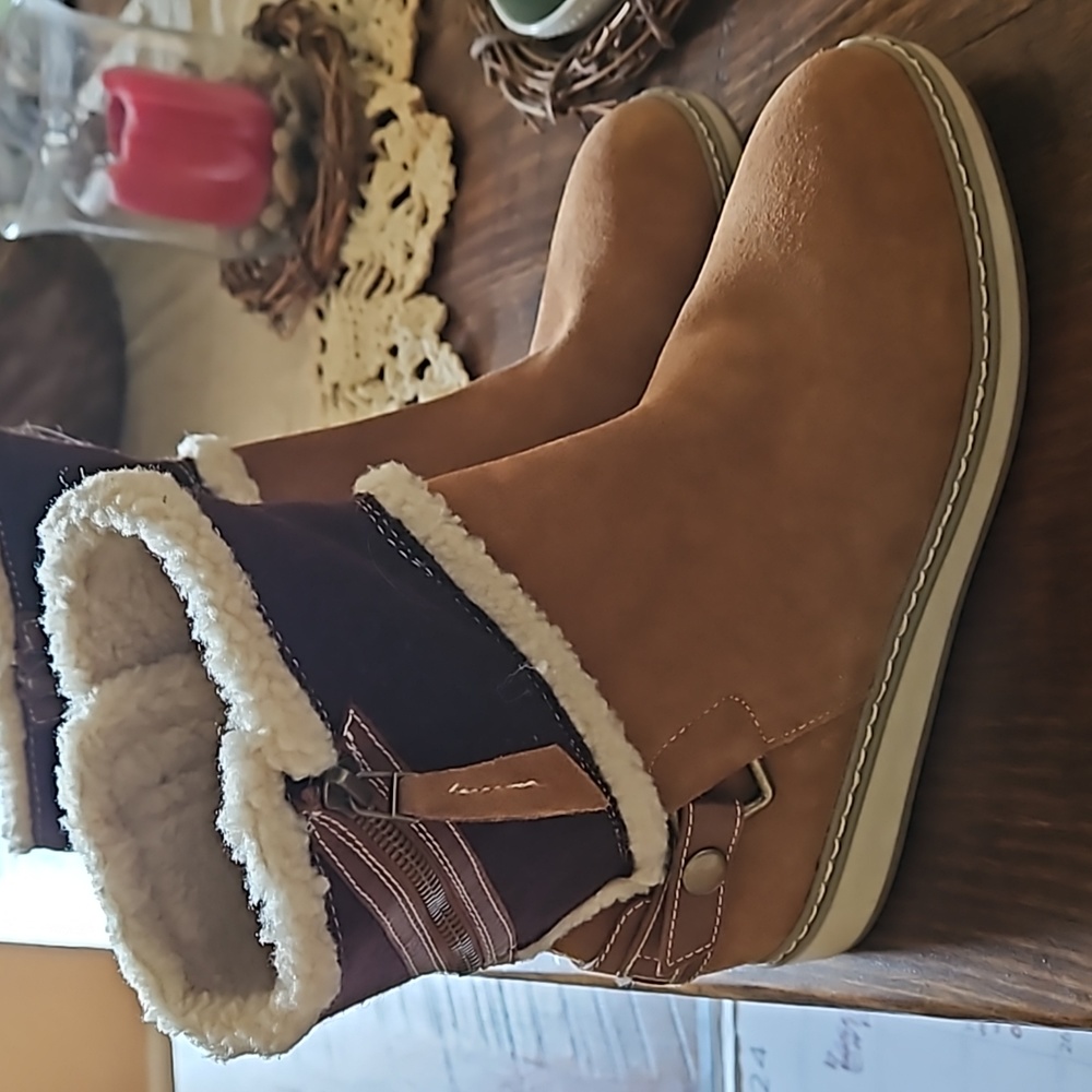 White Mountain Boots size 8.5